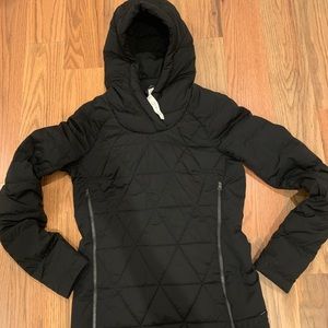 Lululemon fluffed up pullover size 4